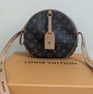 Louis Vuitton boite chapeau bag
